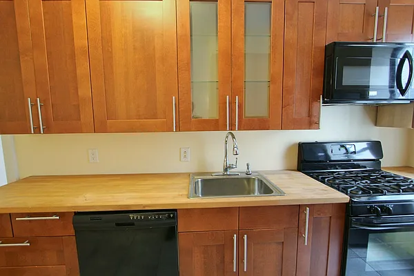 Rented by Julianna Realty Corp | media 14