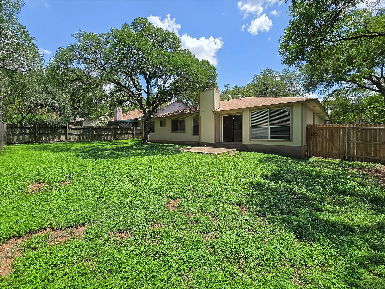 4 bed, 2.0 bath, 1838 sqft, $2,495 — Photo 4
