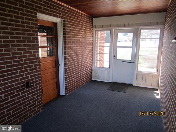 2nd image of 13708 Hillside Ave
