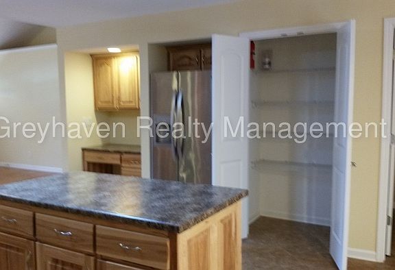 5th image of 6439 Lake Meadows Dr