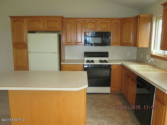 4th image of 3174 Morley Ave NE