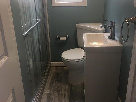 3rd image of 2043 Stegman Ave