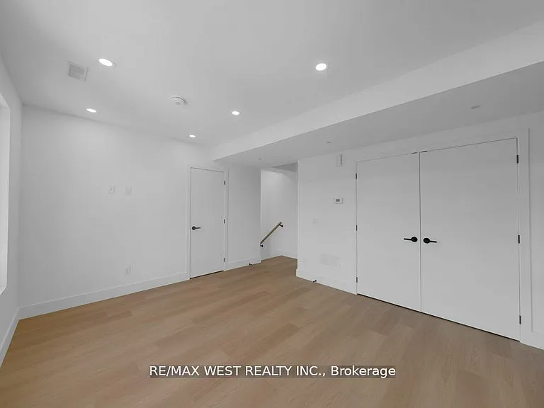 502 Atlas Ave #C — Photo 16