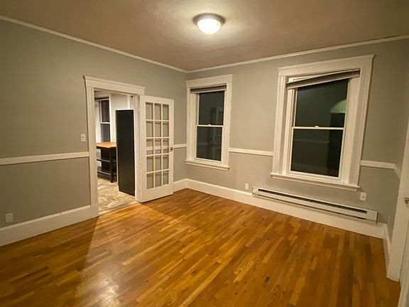 4th image of 422 Hanover St APT 4