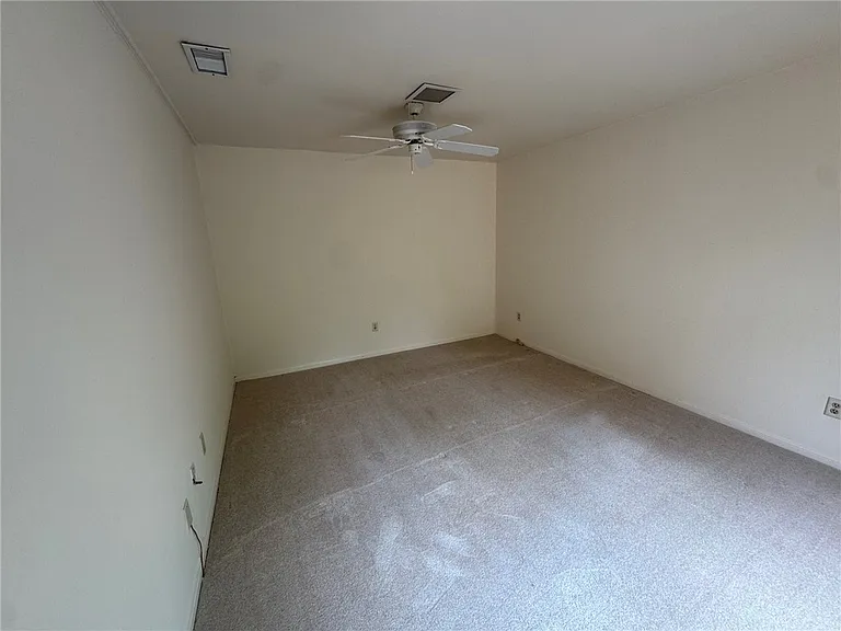 2716 Adrienne Cir — Photo 9