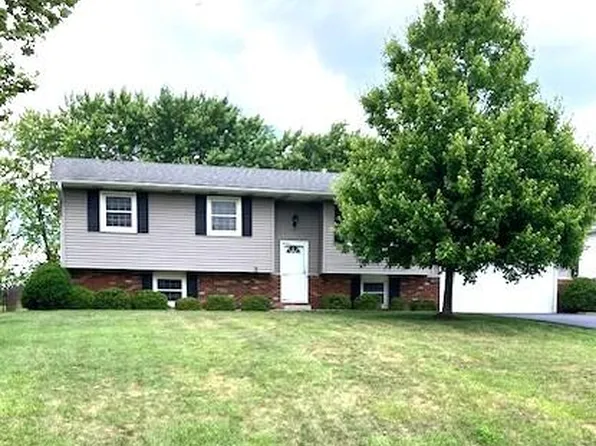 3808 Kingsway Dr, Crown Point, IN 46307