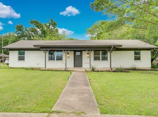 1104 Williamsburg Dr, Ennis, TX 75119