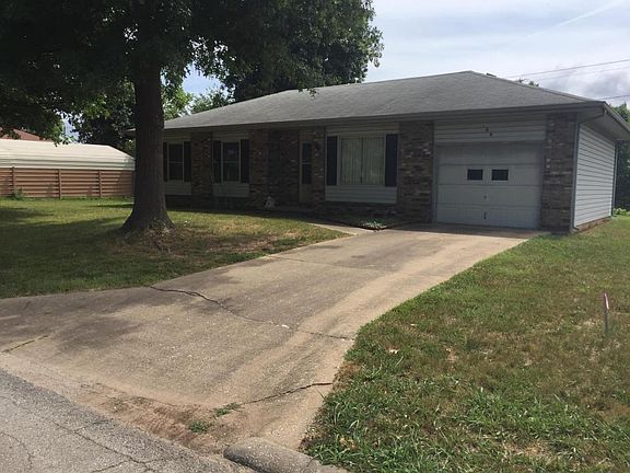 2nd image of 104 S Basswood Ave