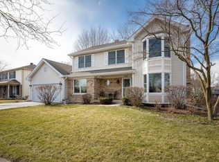 884 Hampton Dr, Carol Stream, IL 60188