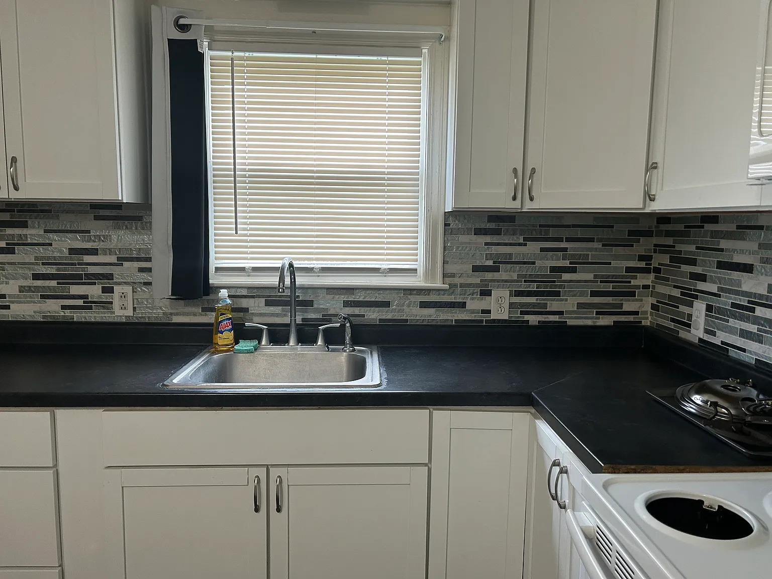 2 bed, 720 sqft, $1,700 — Photo 3