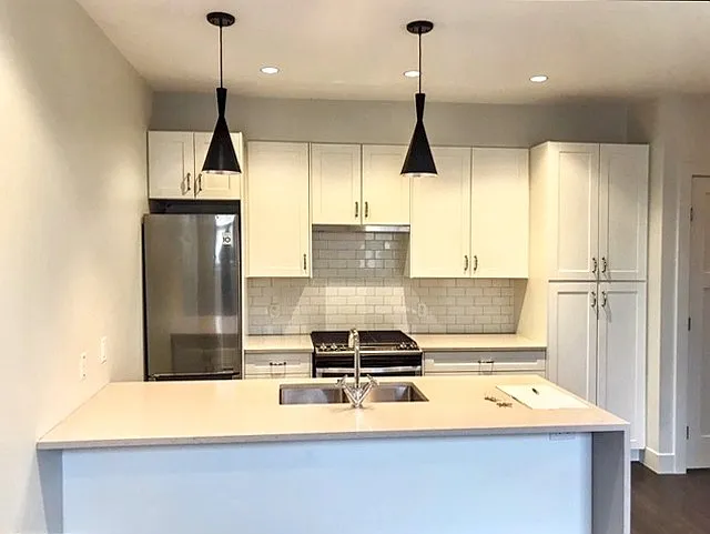 166 E 11th Ave #8 — Photo 13