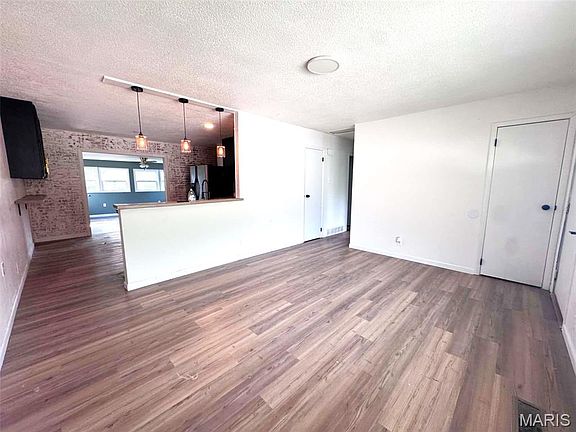 2nd image of 12 Newell Ln