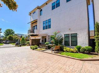 2052 W Main St, Houston, TX 77098