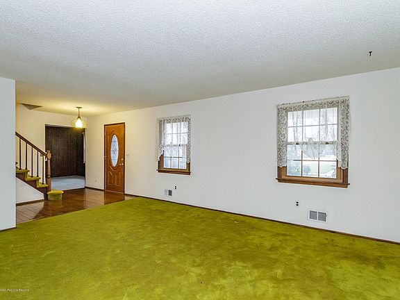 4th image of 133 Woodridge Ave