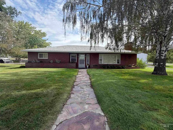 571 N 3rd Ave, Hagerman, ID 83332