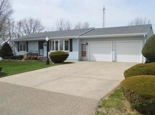 412 Rainbow Dr, Rock Port, MO 64482