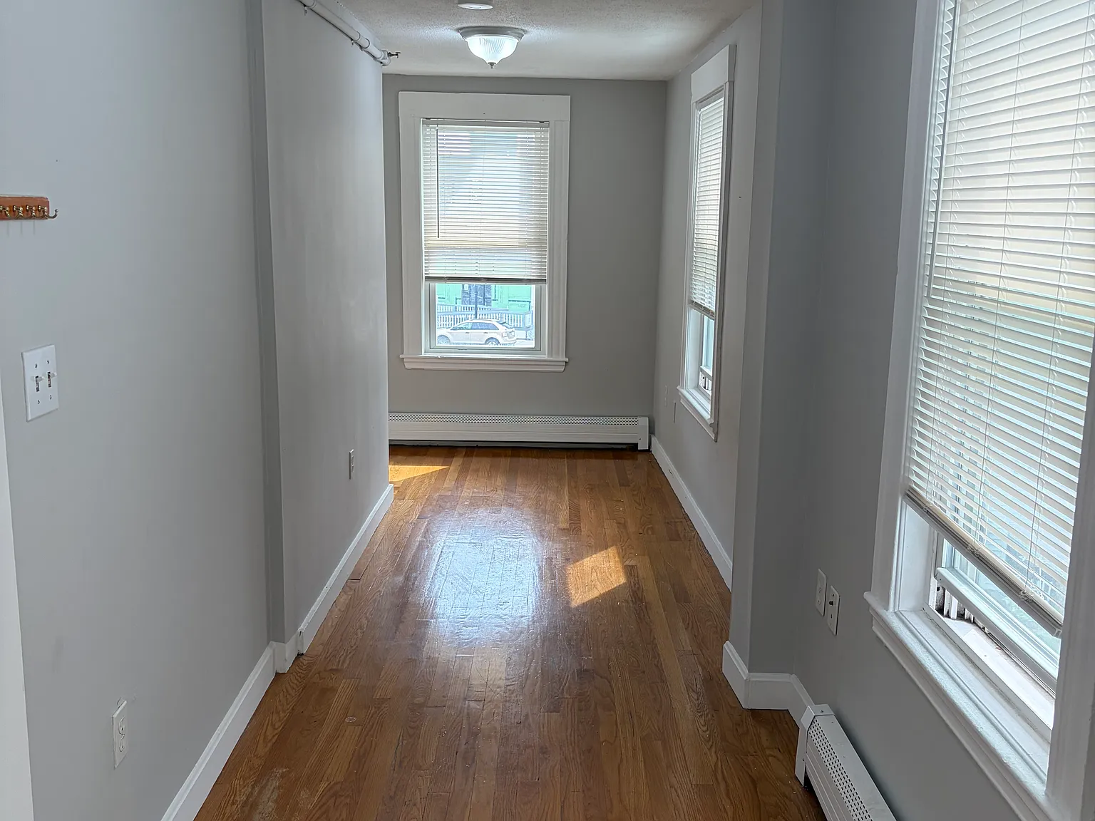 Studio, $875 — Photo 2