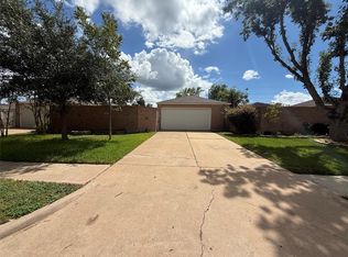 16103 Camino Del Sol Dr, Houston, TX 77083