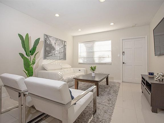 3rd image of 601 SE 5th Court #108