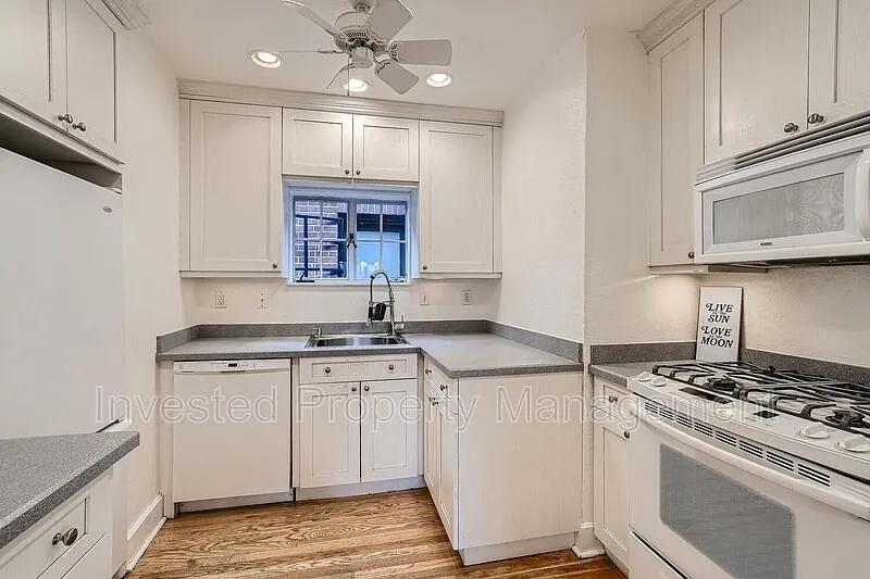 2 bed, 2.0 bath, 1896 sqft, $2,300 — Photo 4