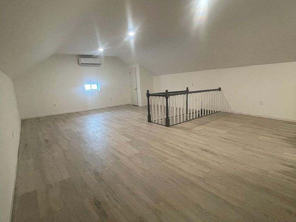 1st image of 6 Henderson Ave