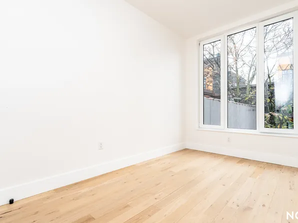 96 Moore Street image 26 of 29