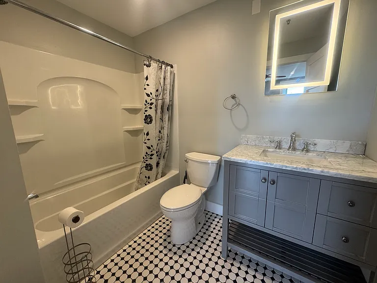 432 Main St #3B — Photo 2