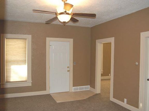 5th image of 1120 Benton St