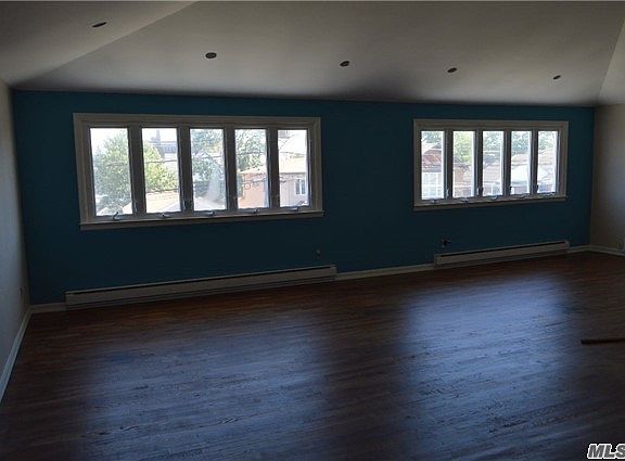 3rd image of 15826 95th St