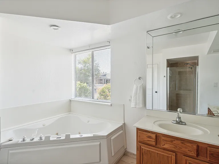 4531 E Becker Ln #A — Photo 11