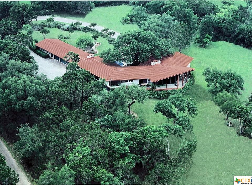 1st image of 905 Blaylock Dr