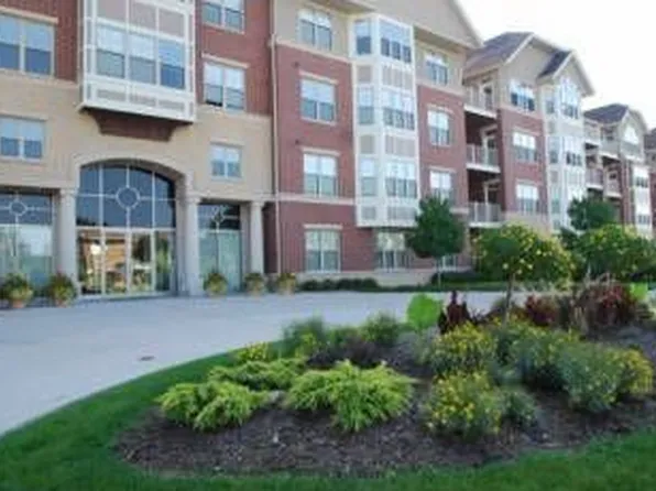 4110 S Lake Dr, Saint Francis, WI 53235