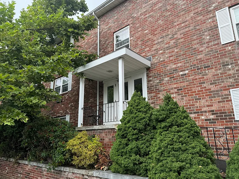 116 Sycamore St #22 — Photo 7