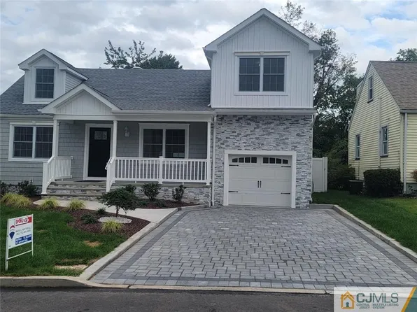 32 Middle Hill Rd, Colonia, NJ 07067