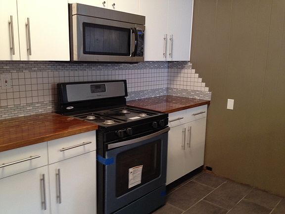 5th image of 408 Uvalde St