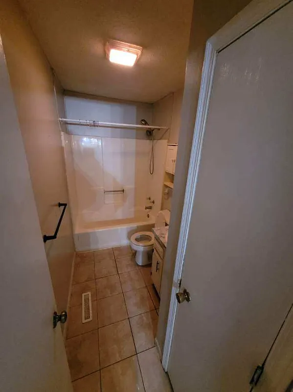 123 Ferndale Unit 3 — Photo 1