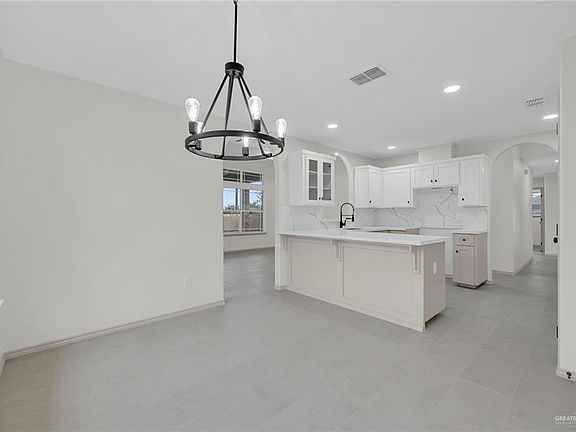 4th image of 3621 Xenops Ave