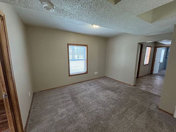 4th image of 877 Clark St N #A