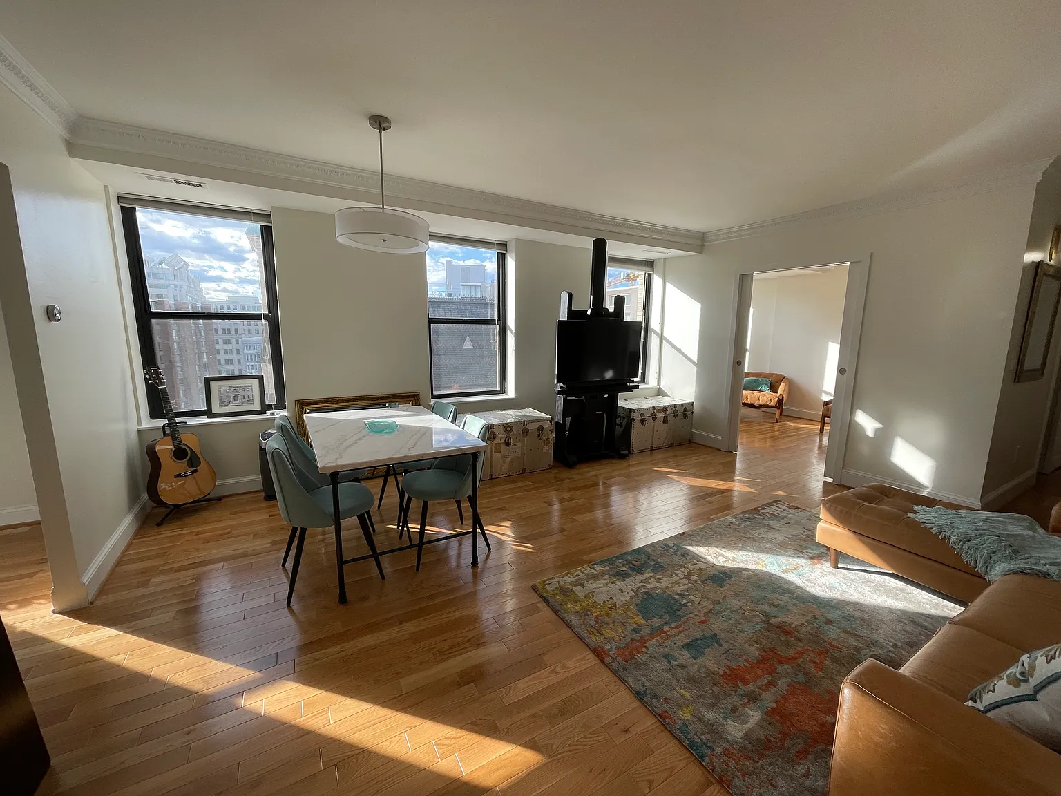 2 bed, 700 sqft, $3,200 — Photo 1