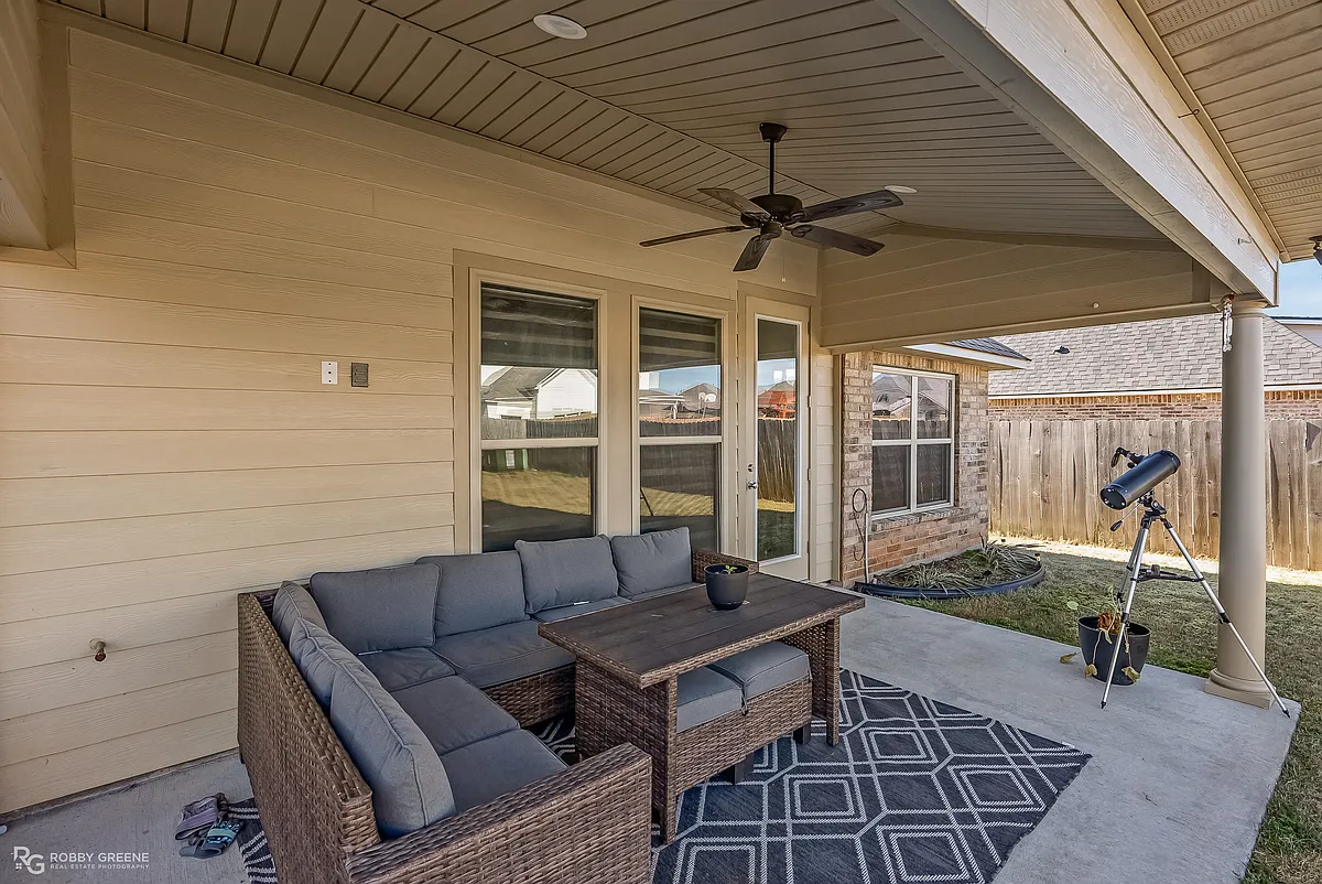 Building Photo - 604 Labarre Ln