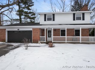 1680 Southlawn St, Jenison, MI 49428