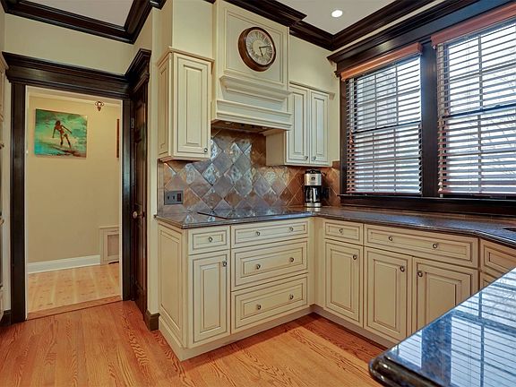5th image of 6 Longacre Dr