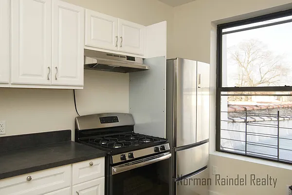 Rented by Norman Raindel, LREB | media 7