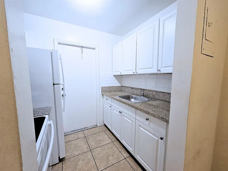3741 SW 1st St #11 — Photo 4