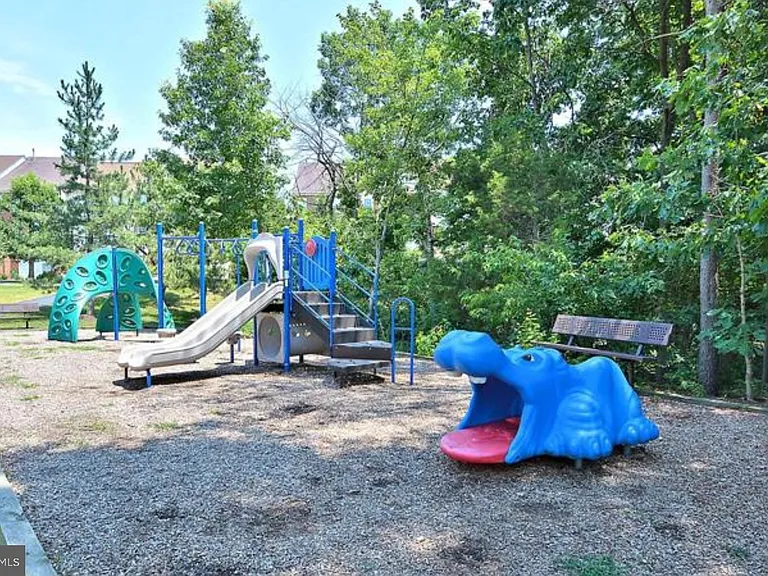 6607 Netties Ln #1601 — Photo 24