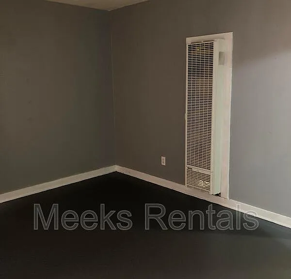 408 1st St #8 — Photo 7