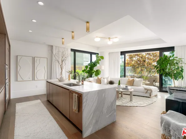 8420 Sunset Blvd Unit 107, West Hollywood, CA 90069