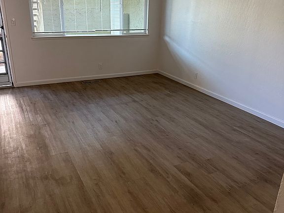 5th image of 1125 Starbird Cir
