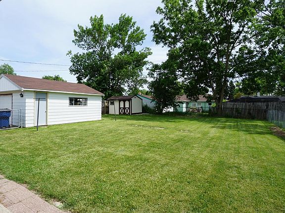 2nd image of 6811 W Kinnickinnic River Pkwy