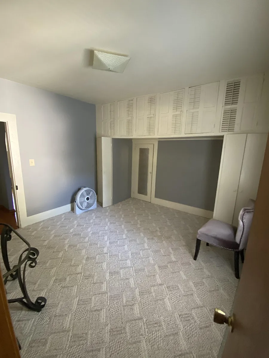 Building Photo - 804 W Hill St #2